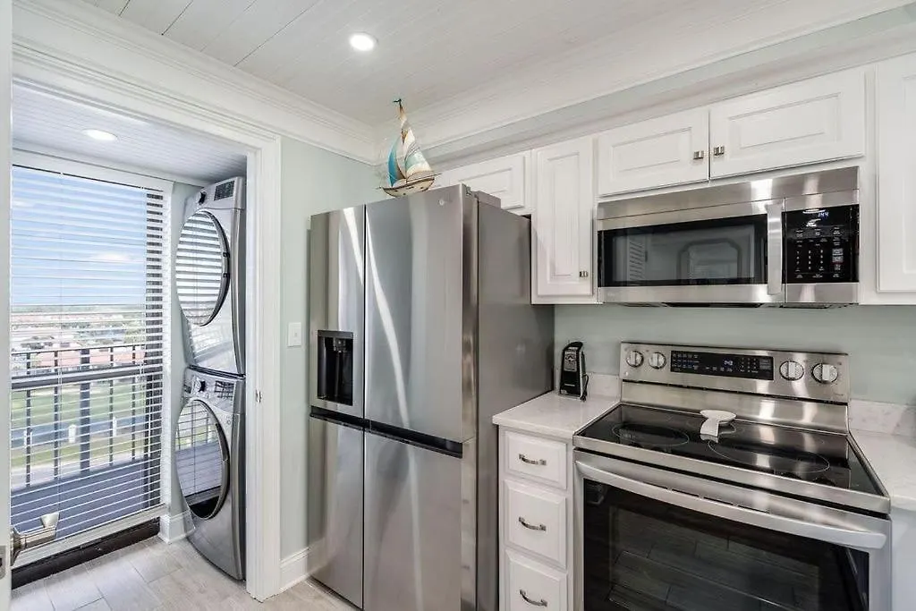 Edgewater T1 #709 - Sleeps 6 Amazing Gulf Views! Apartment Panama City Beach